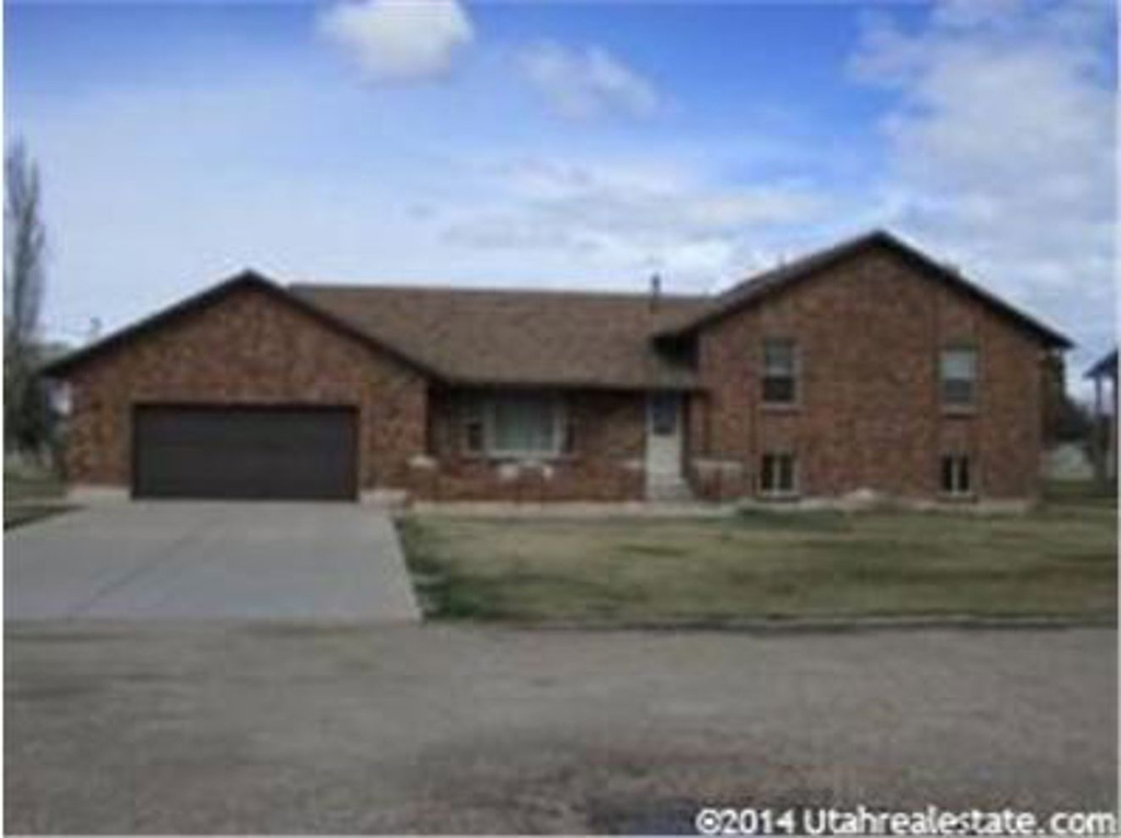 3072 W 1800 N, Clinton, UT 84015