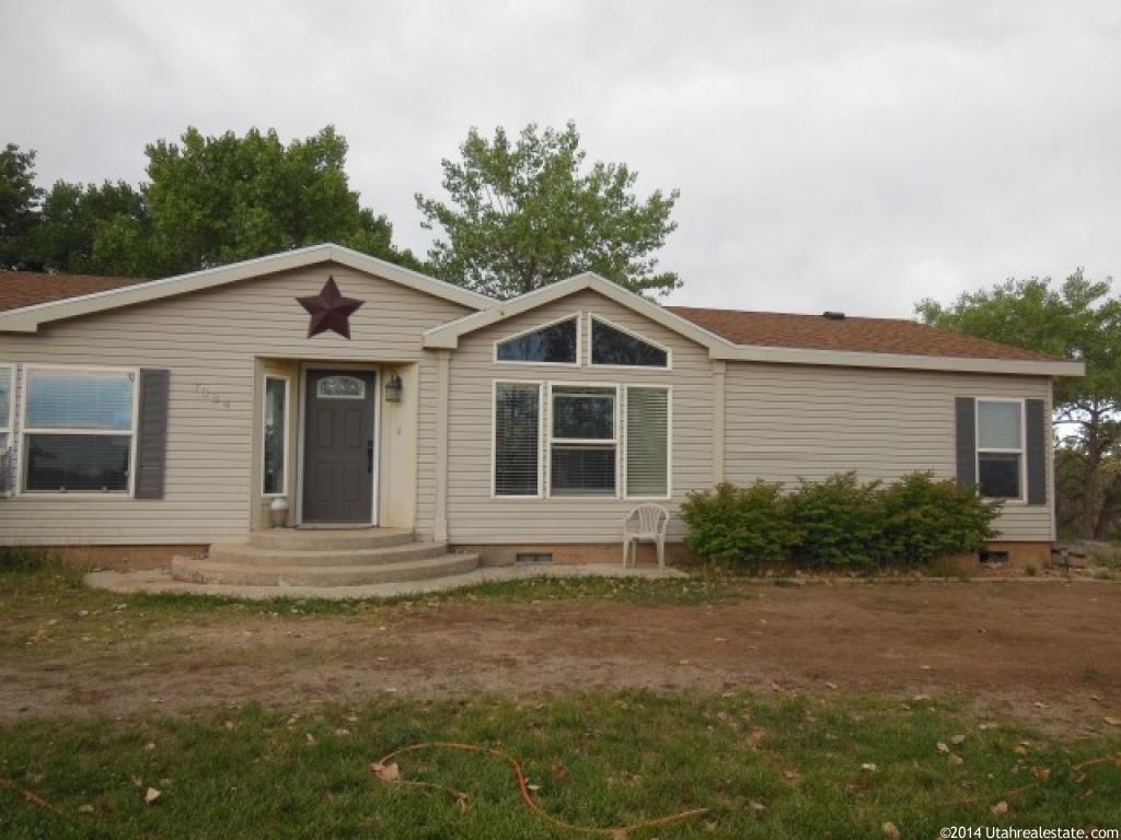 7334 N 9750 E, Lapoint, UT 84039