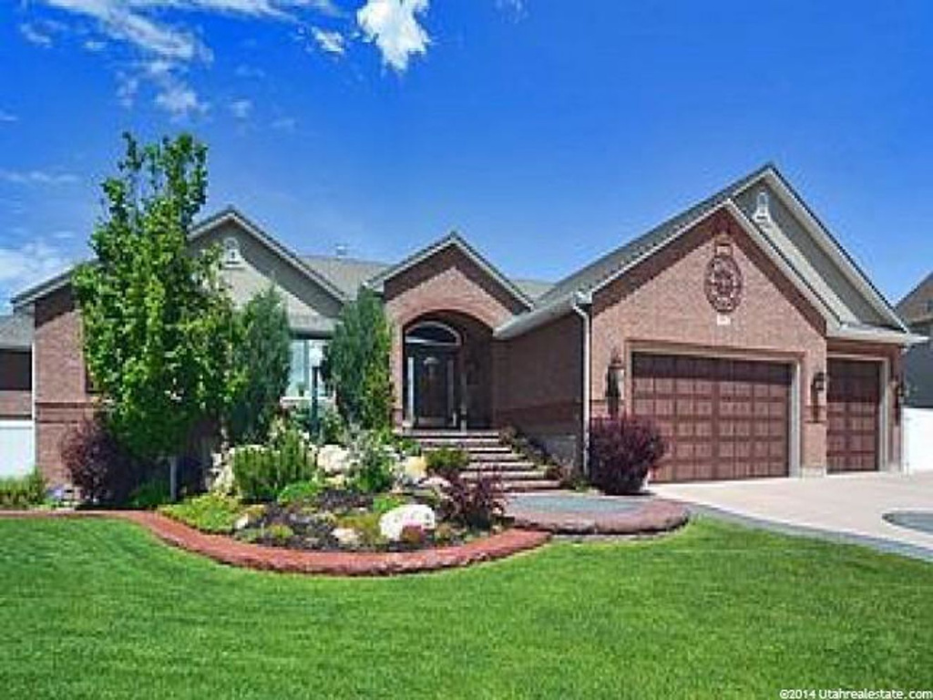 2452 W 875 S, Syracuse, UT 84075