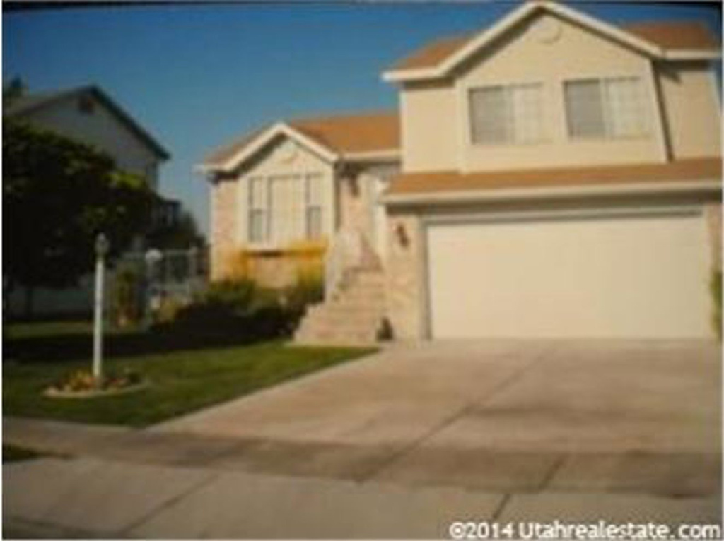 5527 S 4225 W, Roy, UT 84067