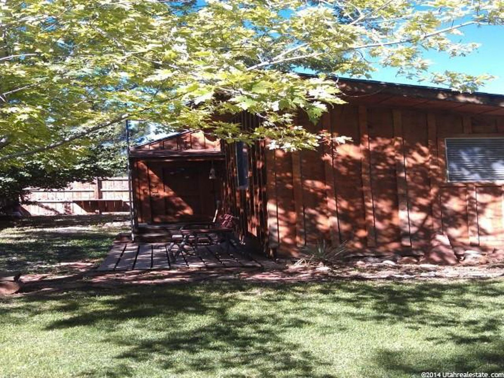 44 N 100 W, Torrey, UT 84775