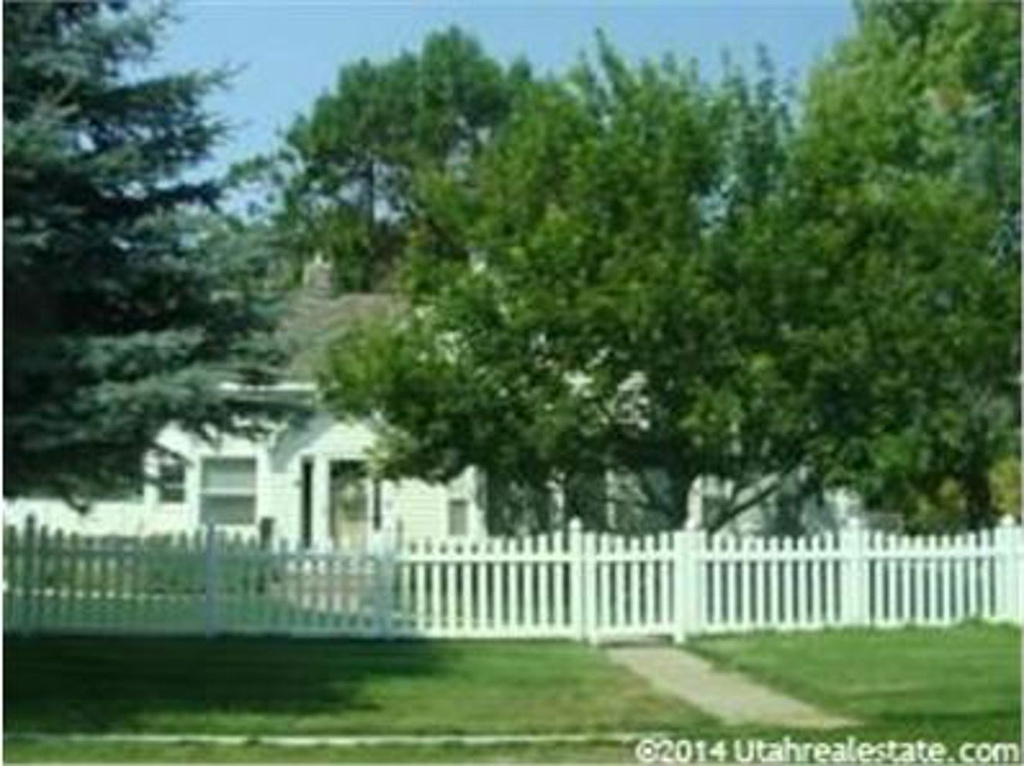 461 S Center St, Wellsville, UT 84339
