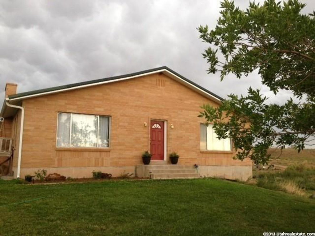 9122 E Kitchen Ln, Tridell, UT 84076