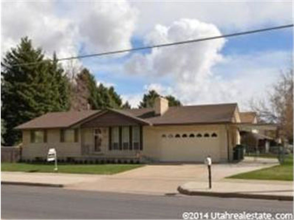 2247 W 4400 S, Roy, UT 84067