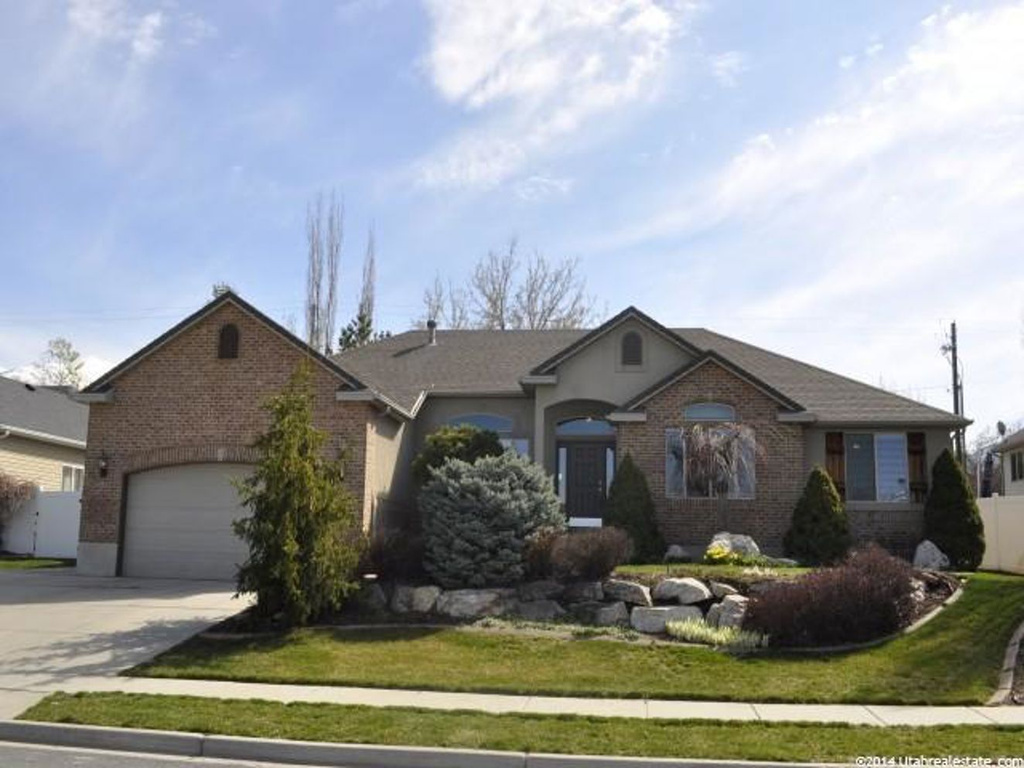 935 S 150 E, Kaysville, UT 84037