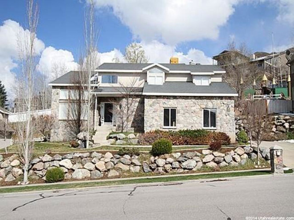 3797 S Huntington Dr E, Bountiful, UT 84010