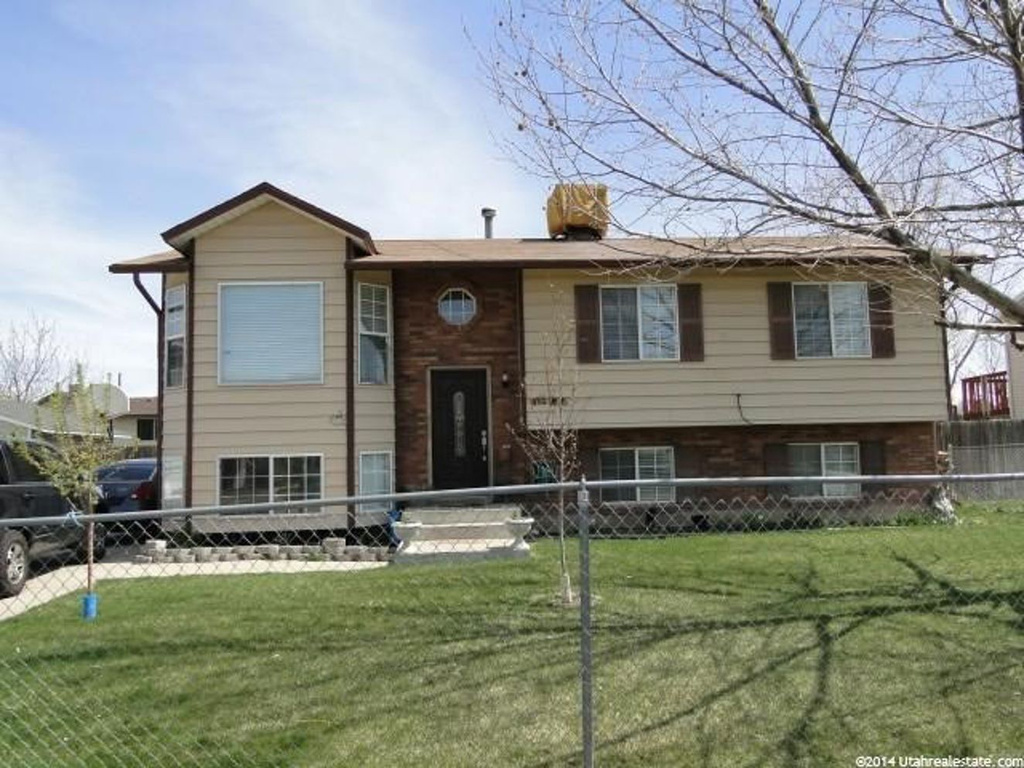5784 S 3975 W, Roy, UT 84067