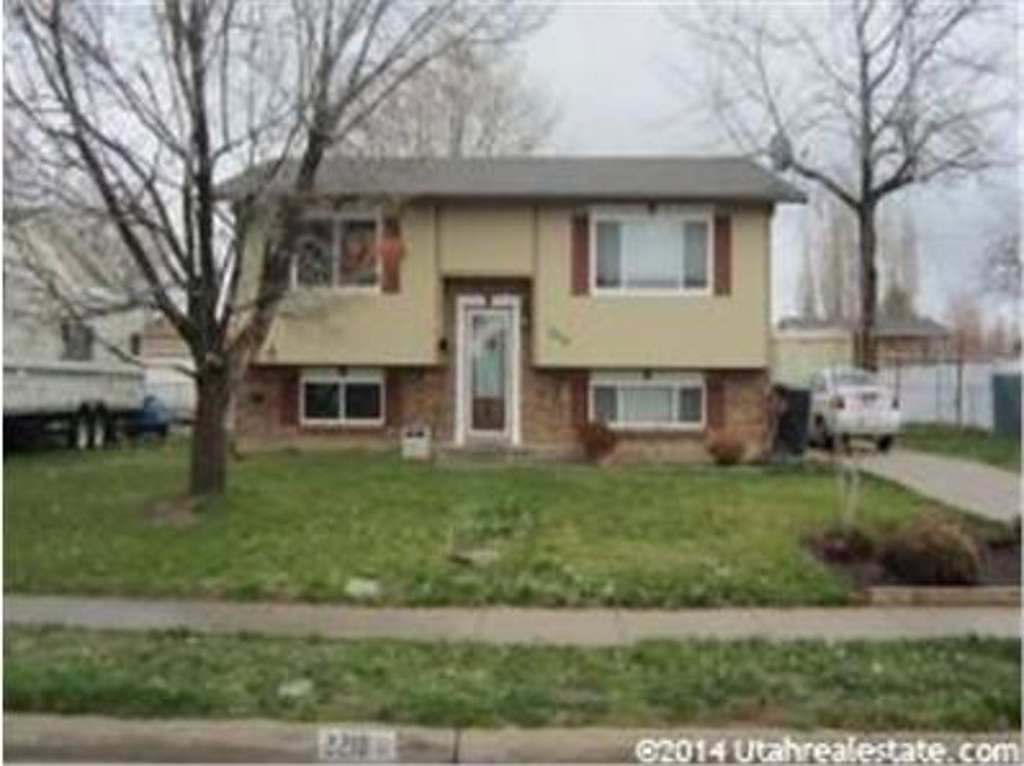 2218 N 1300 W, Clinton, UT 84015