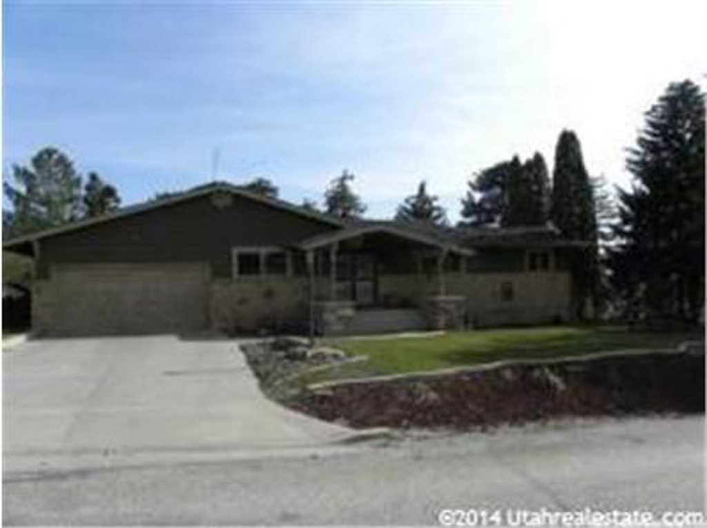 780 River Heights Blvd, River Heights, UT 84321