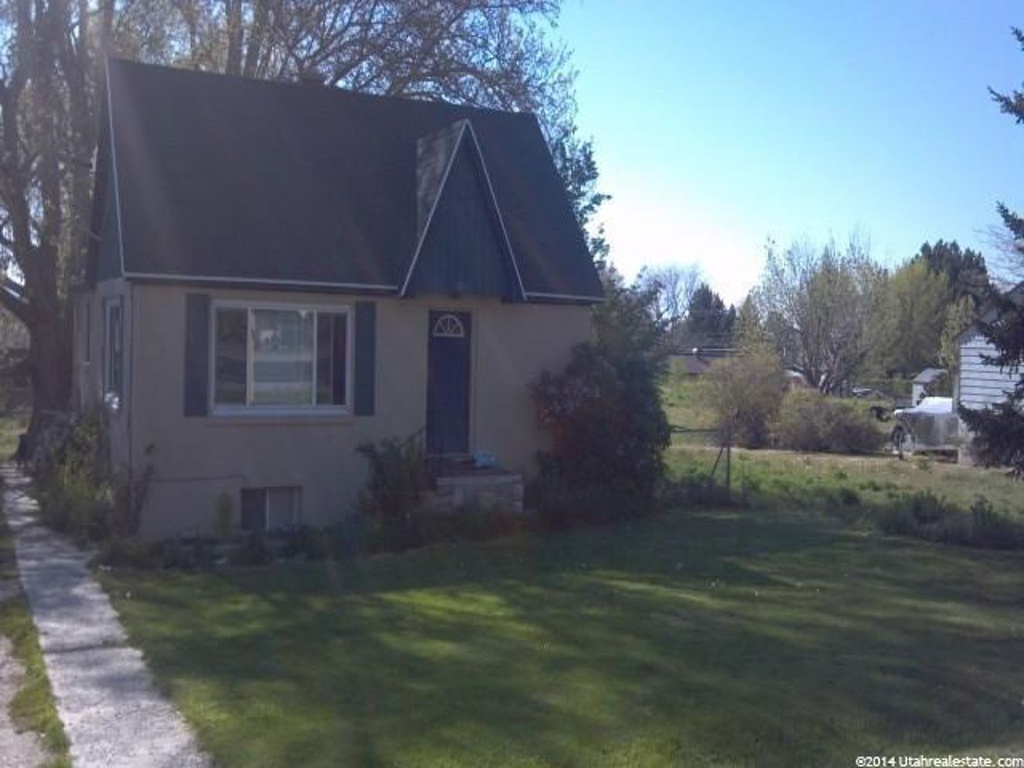 65 N Main St, Willard, UT 84340