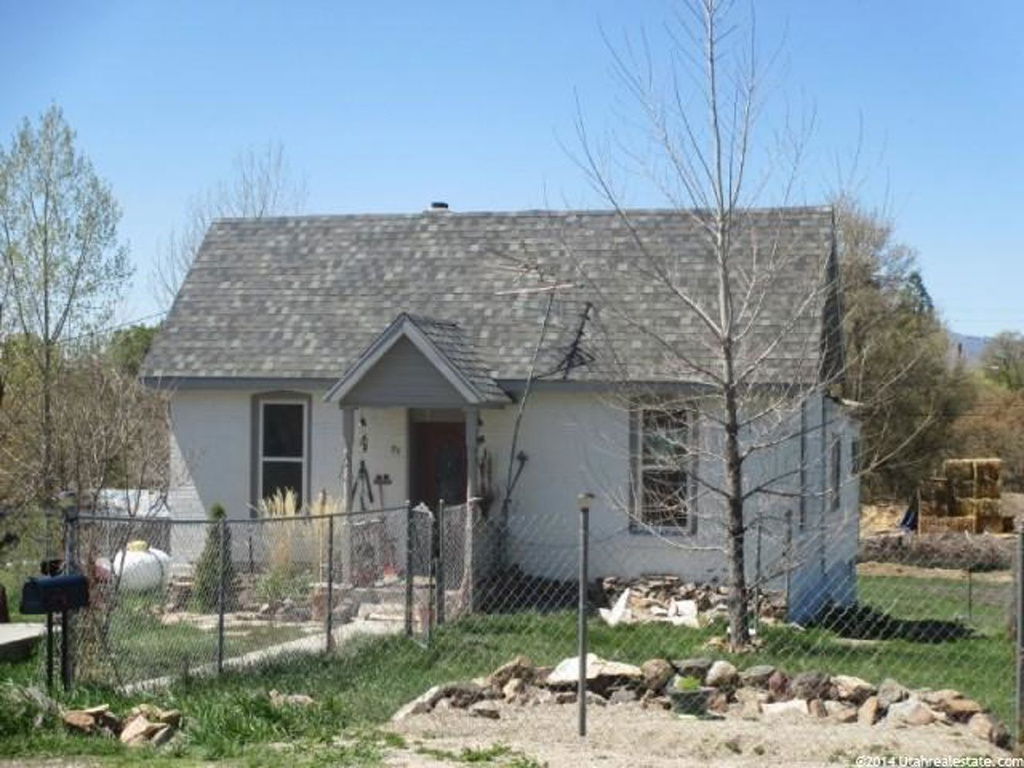 93 N 150 E, Malad City, ID 83252