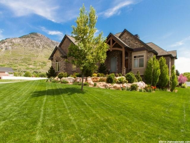 923 E Deer Meadow Dr, North Ogden, UT 84414