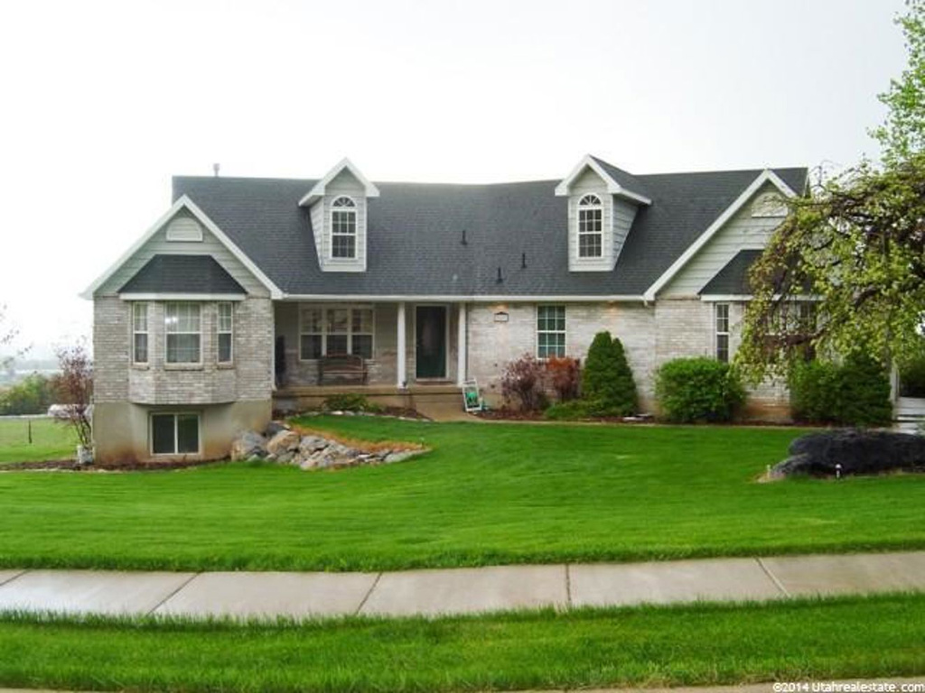 2807 N Viewcrest Cir E, North Logan, UT 84341