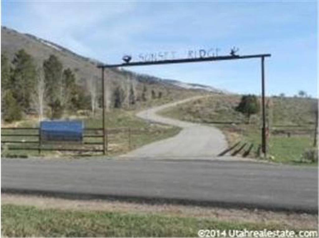 4594 N Sunset Rd E #4, Oakley, UT 84055