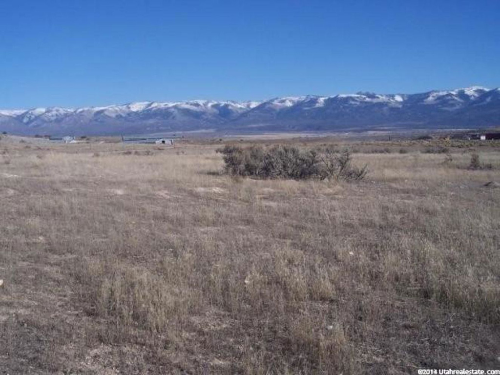 585 N 300 E, Moroni, UT 84646