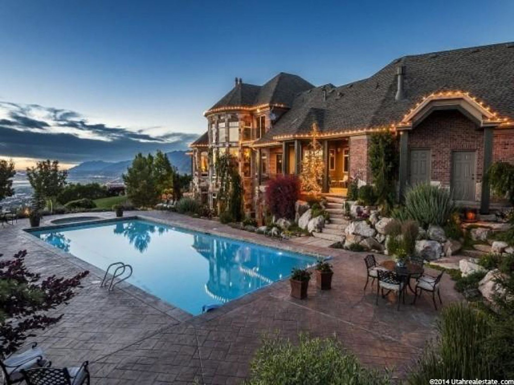 4604 S Summerview Rd E, Bountiful, UT 84010