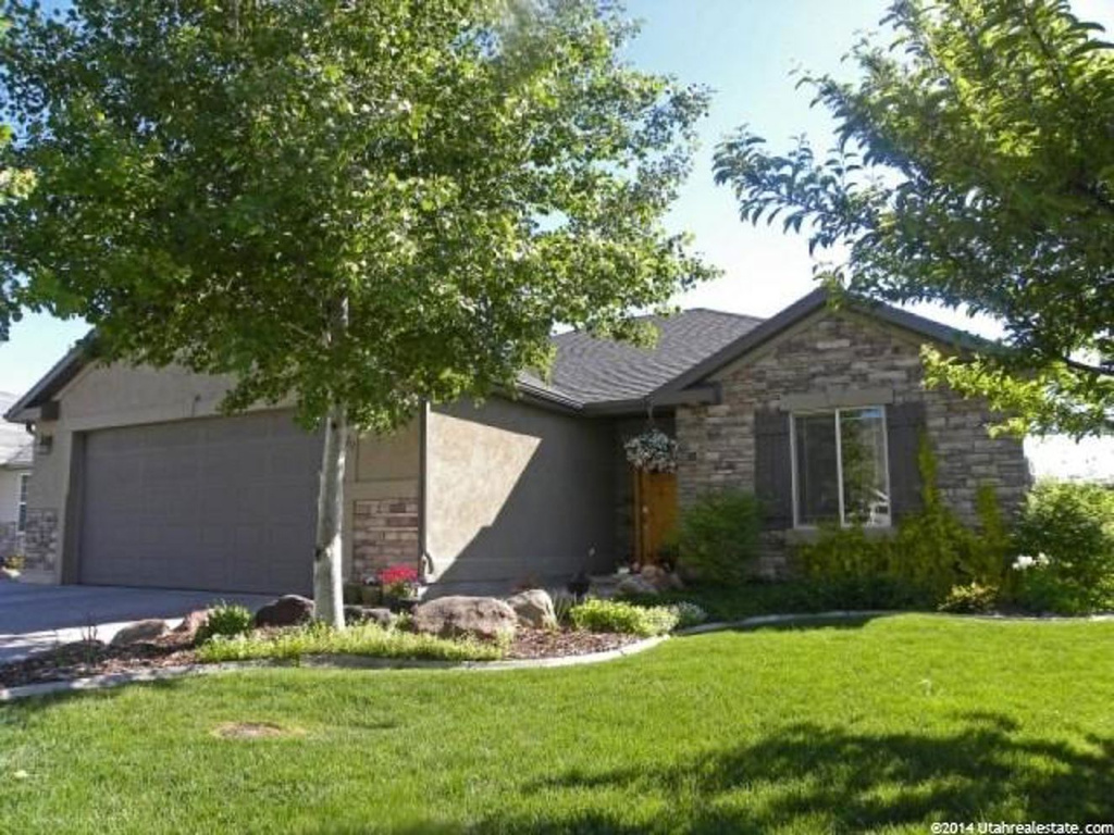 20 Andrews Ln, Providence, UT 84332