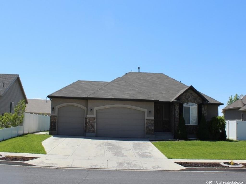 1381 N 2340 W, Clinton, UT 84015