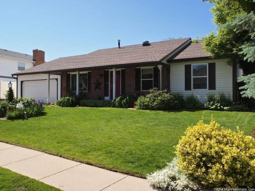 1222 E Forest Ridge Rd, Sandy, UT 84094