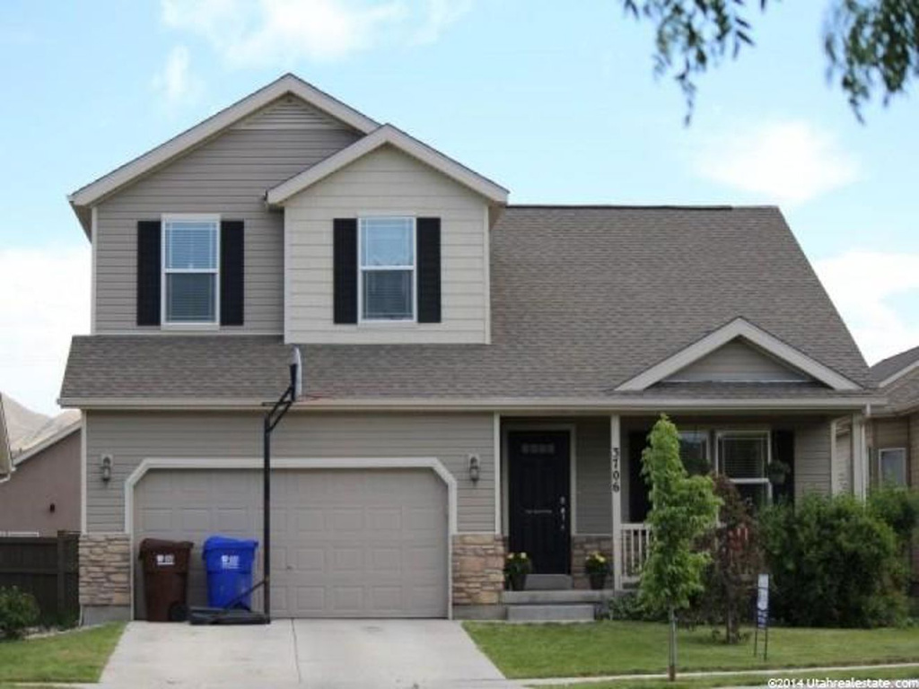3706 E Royal Troon Dr, Eagle Mountain, UT 84005