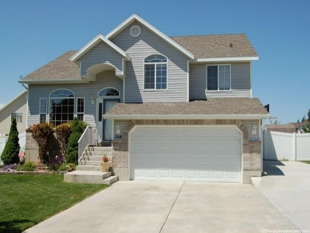 768 W 910 N, Clinton, UT 84015