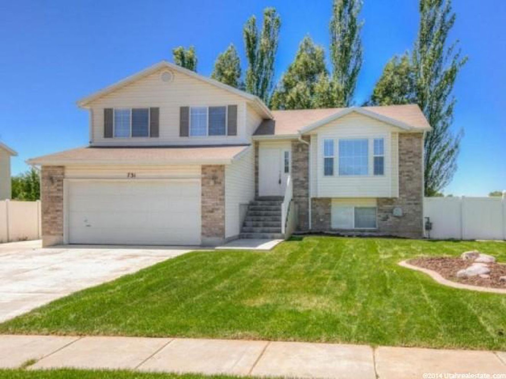 731 N 1725 W, Clinton, UT 84015