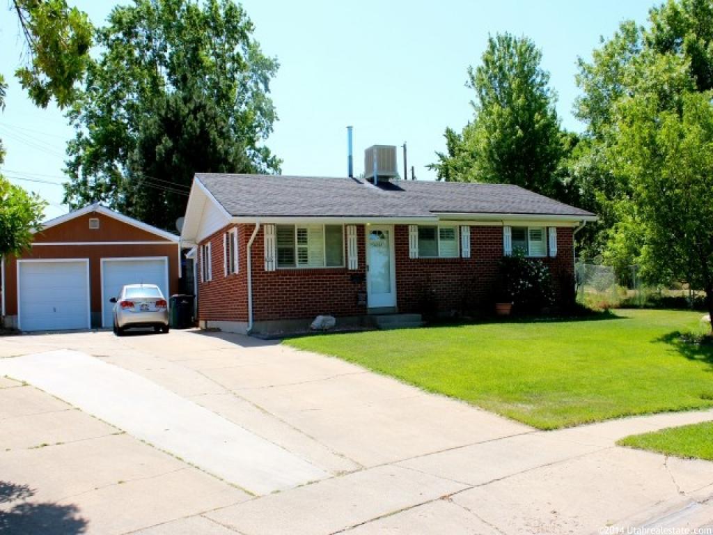 4696 S 2525 W, Roy, UT 84067