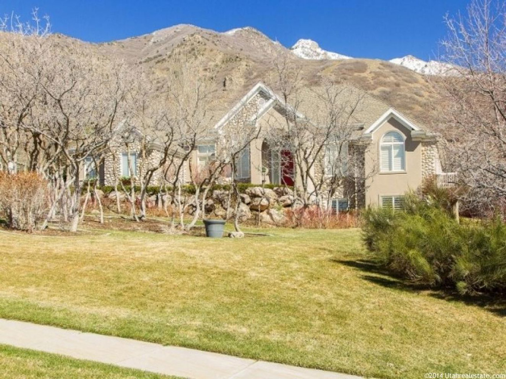 5592 S Shadow Mountain Ln, Ogden, UT 84403