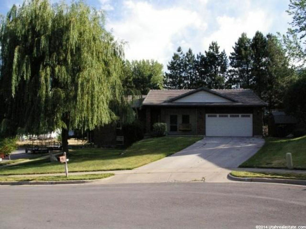 157 E 1420 S, Farmington, UT 84025