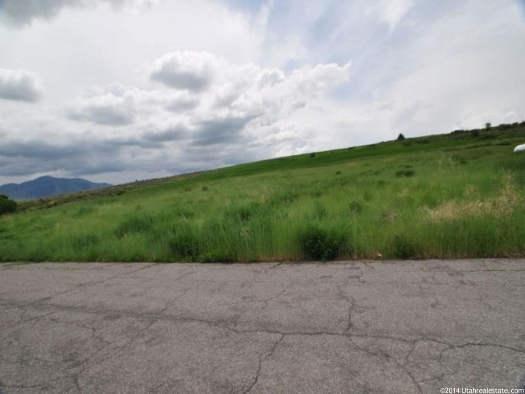 1392 W 6500 S, Hyrum, UT 84319