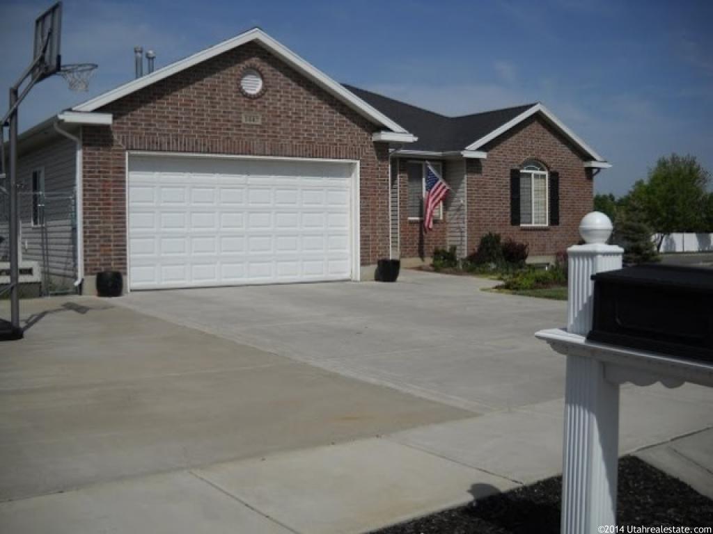 1447 N 1050 W, Clinton, UT 84015