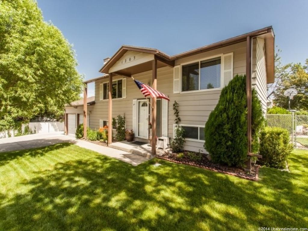 1203 E Kennelly S, Sandy, UT 84094