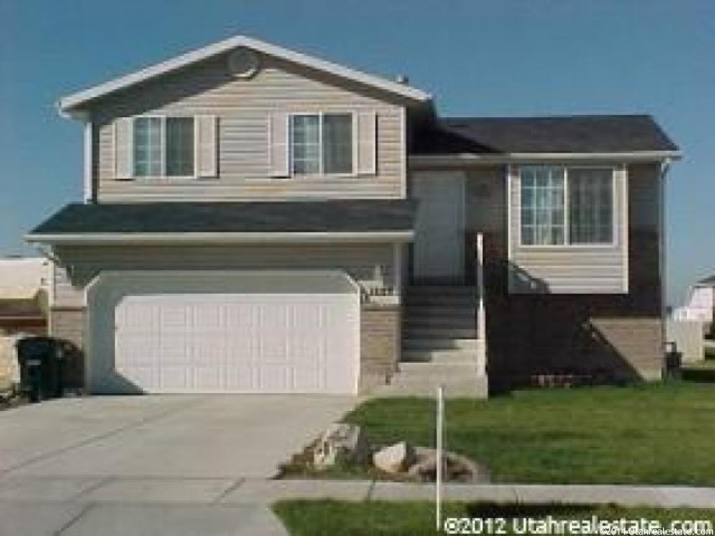 1689 N 2400 W, Clinton, UT 84015