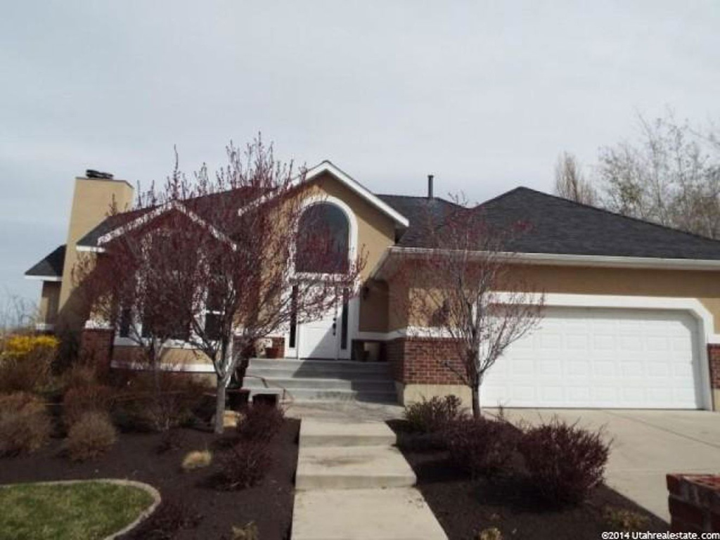 2387 E Rockview Dr, Sandy, UT 84092