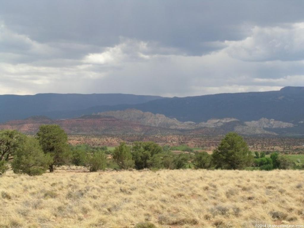 675 E Torrey Breaks Rd N #8, Torrey, UT 84775