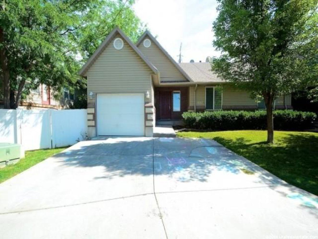 1607 S Main St, Bountiful, UT 84010