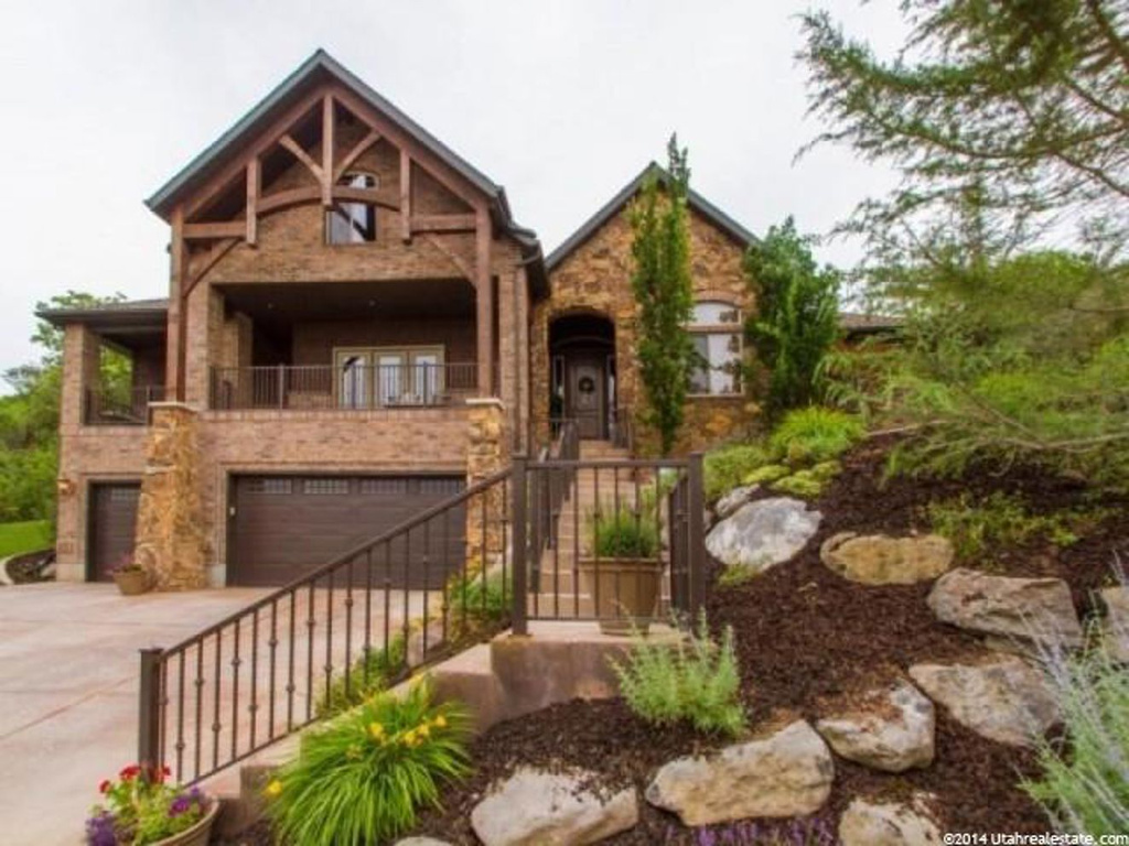 232 E Summermeadow Cir, Bountiful, UT 84010