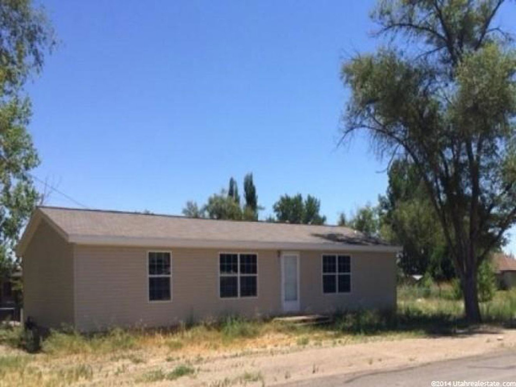 420 E Main, Myton, UT 84052