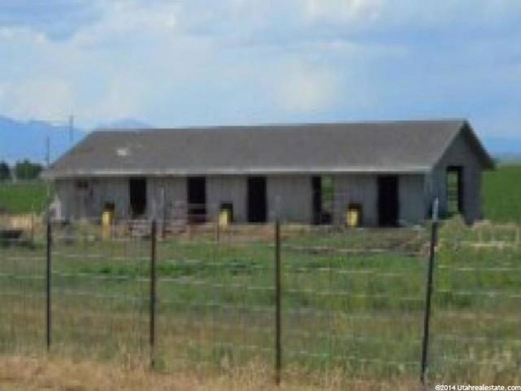 581 W Saddleback Rd, Smithfield, UT 84335
