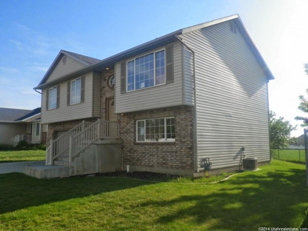1443 N 2225 W, Clinton, UT 84015