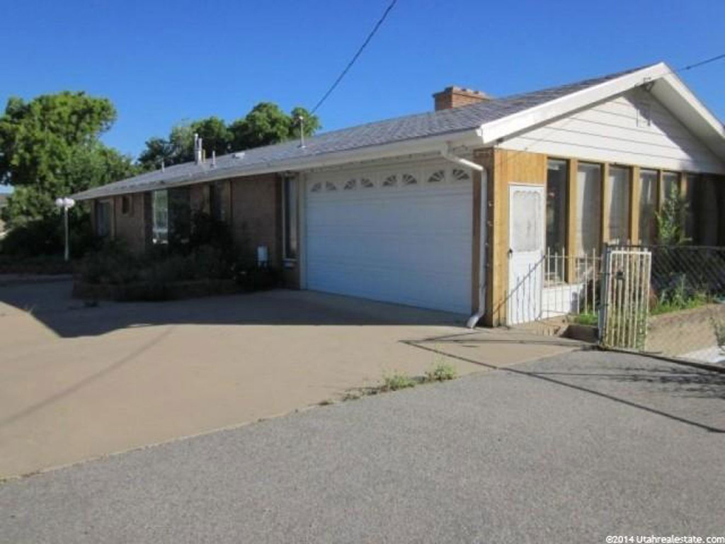 2177 E Oakridge Dr N, Layton, UT 84040