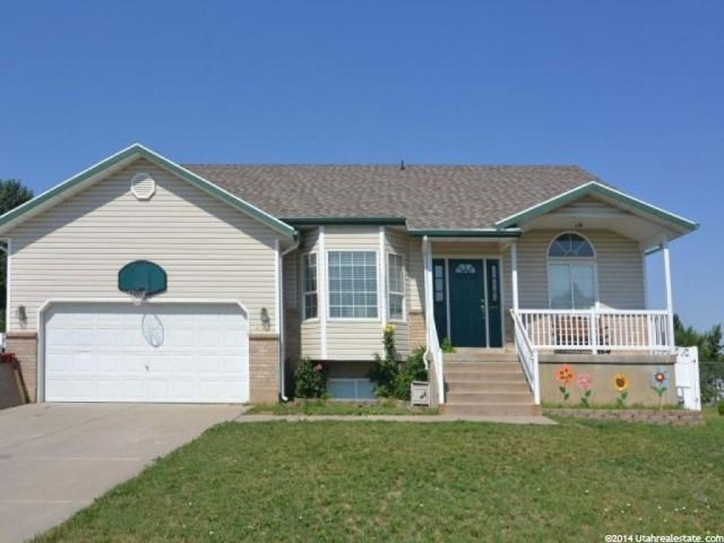 2053 N 750 W, Clinton, UT 84015