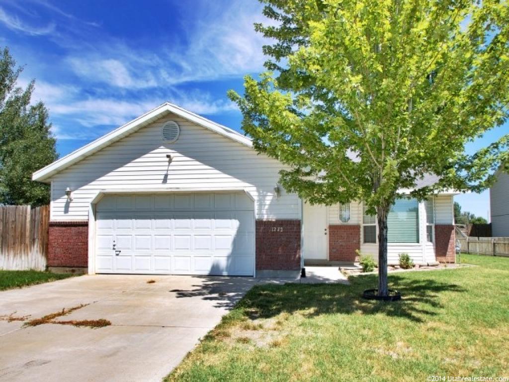 1272 W 725 N, Clinton, UT 84015