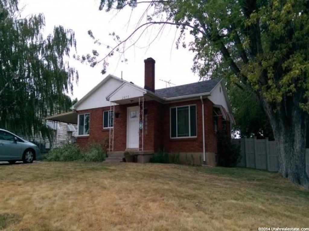 2075 W 6000 S, Roy, UT 84067