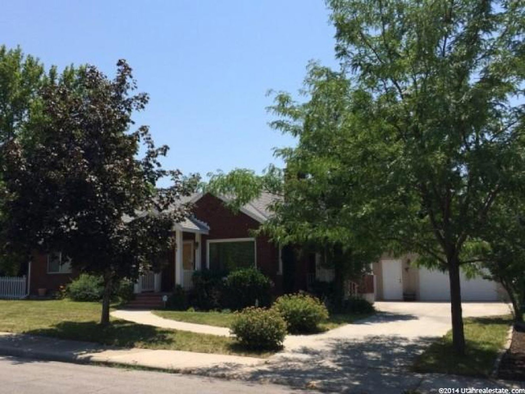 194 E 100 S, Bountiful, UT 84010