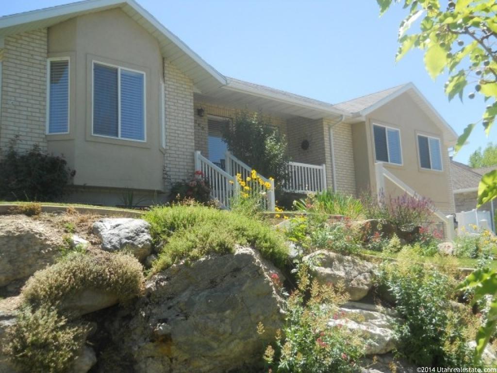 169 S Island View Dr E, Centerville, UT 84014