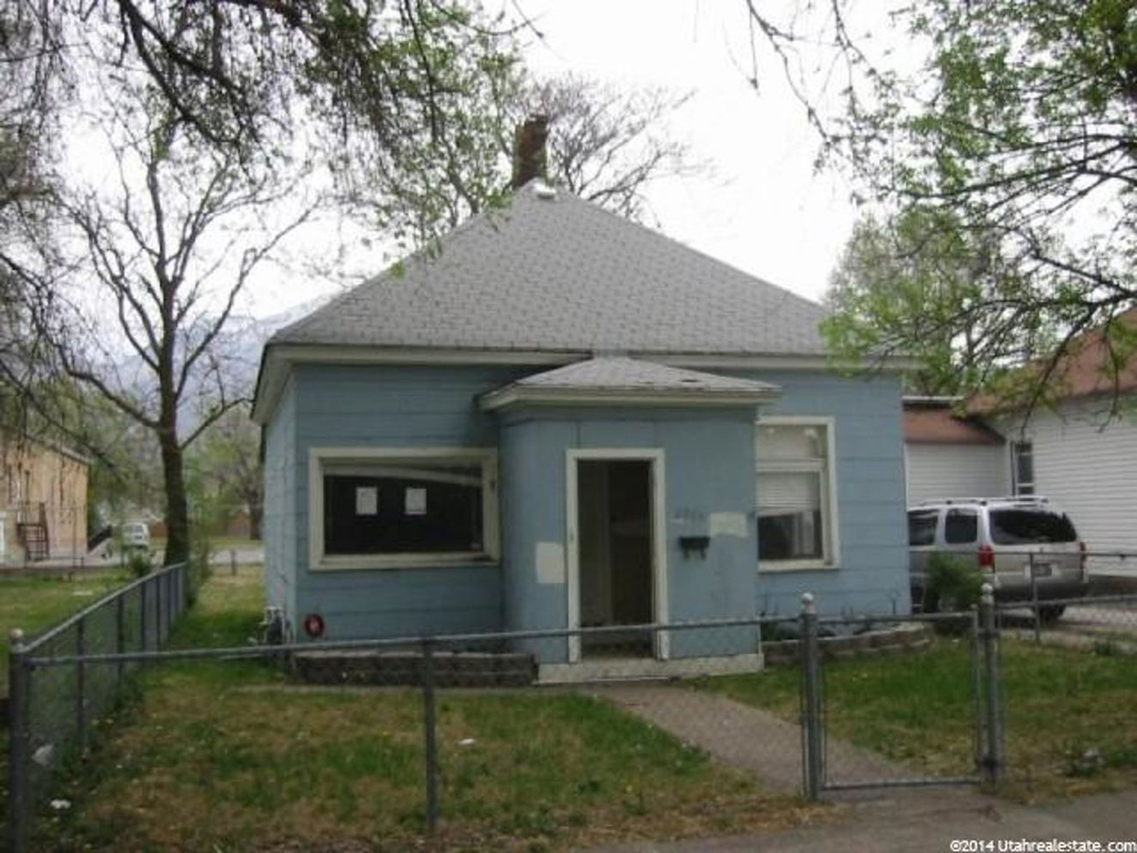 2944 S Pingree Ave E, Ogden, UT 84403