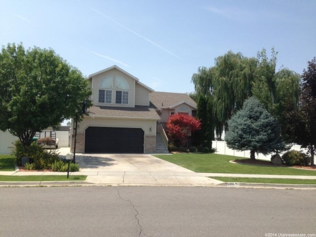 5351 Vista Dr, Roy, UT 84067