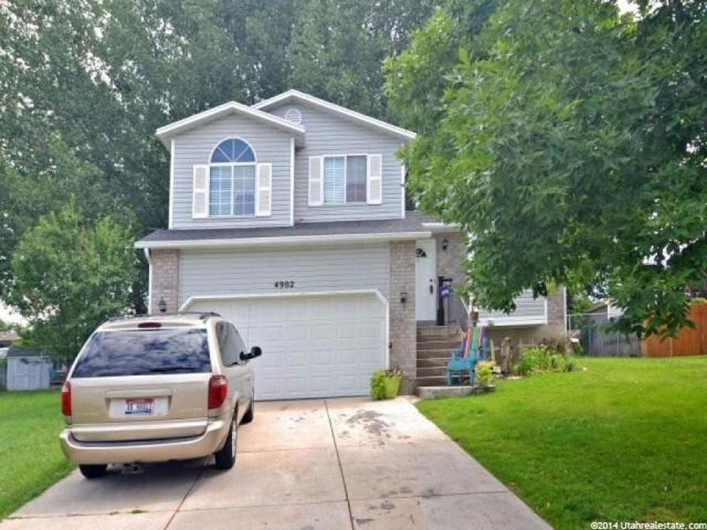 4902 S 2925 W, Roy, UT 84067
