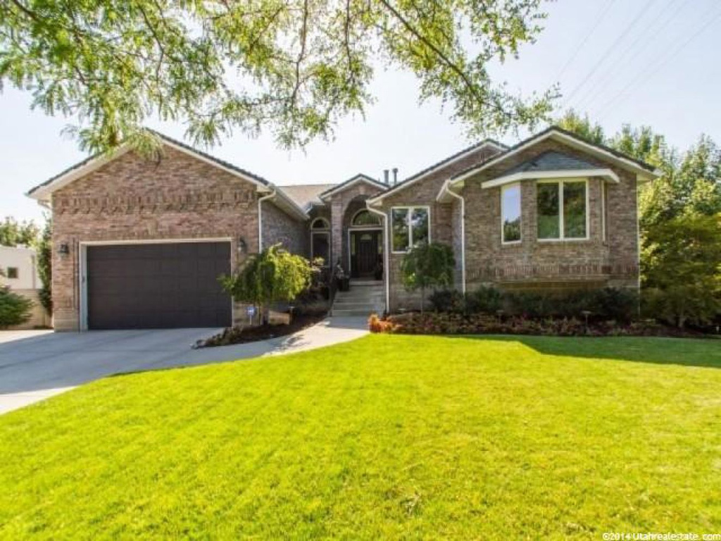 8127 S Smart Ln E, Sandy, UT 84094